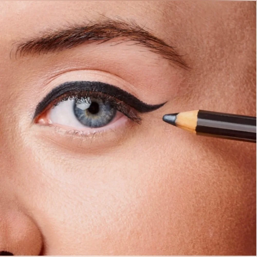 ESSENCE KAJAL PENCIL